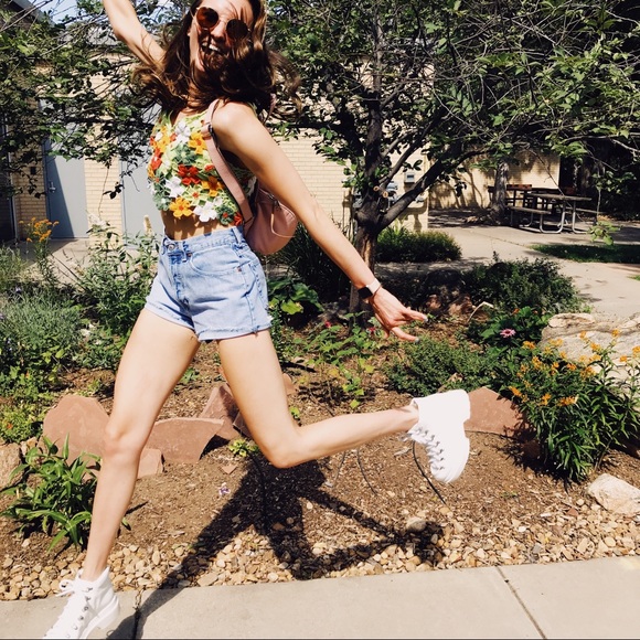 ☆ Welcome to my closet! ☆ - Picture 2 of 6